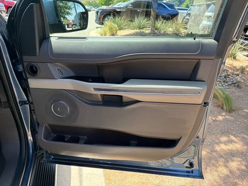 Used 2018 Ford Expedition XLT w/ Equipment Group 202A RWD image 37