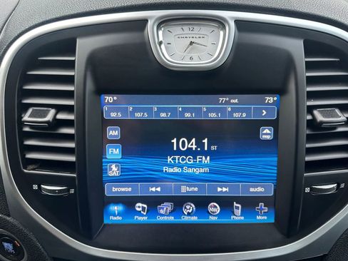 Used 2013 Chrysler 300 C w/ Harman Kardon Audio Group RWD image 18