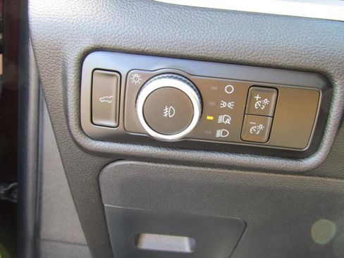 Used 2023 Ford Explorer XLT w/ Equipment Group 202A image 20