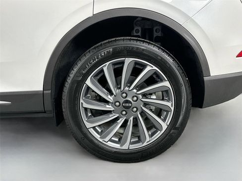 Used 2023 Lincoln Corsair Reserve image 29