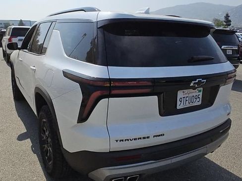 Used 2025 Chevrolet Traverse Z71 w/ LPO, Floor Liner Package AWD/4WD image 4