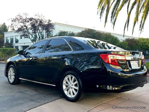 Used 2012 Toyota Camry XLE image 8