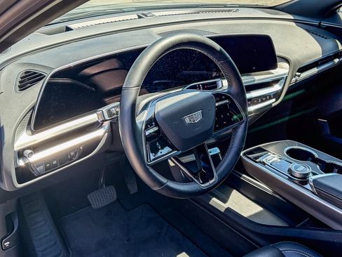 Used 2024 Cadillac Lyriq Luxury RWD image 7