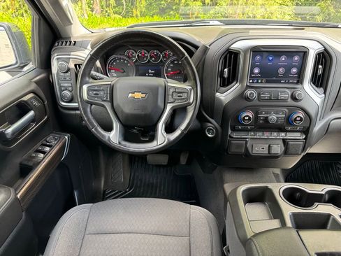 Used 2021 Chevrolet Silverado 1500 LT AWD/4WD image 15