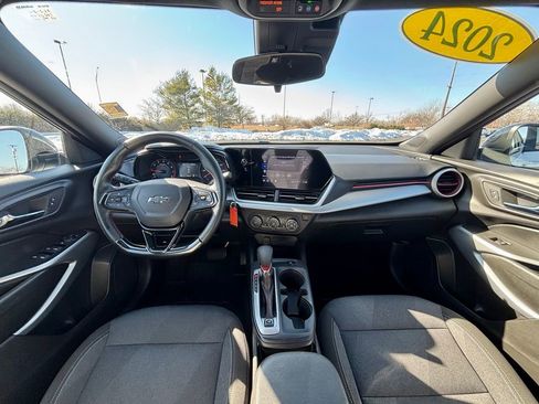 Used 2024 Chevrolet Trax RS w/ Driver Confidence Package image 20