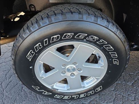 Used 2011 Jeep Wrangler Unlimited Sahara w/ Dual Top Group image 17