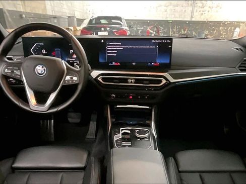 Used 2023 BMW 330e image 17