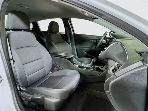 Used 2024 Chevrolet Malibu LT image 25
