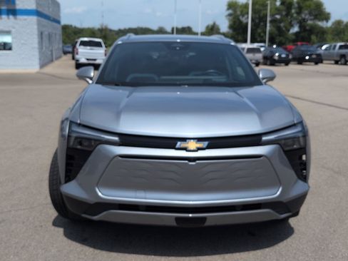 Used 2024 Chevrolet Blazer EV LT AWD/4WD image 10