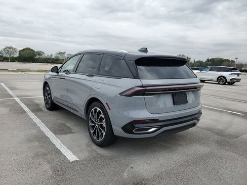 New 2026 Lincoln Nautilus Reserve image 3