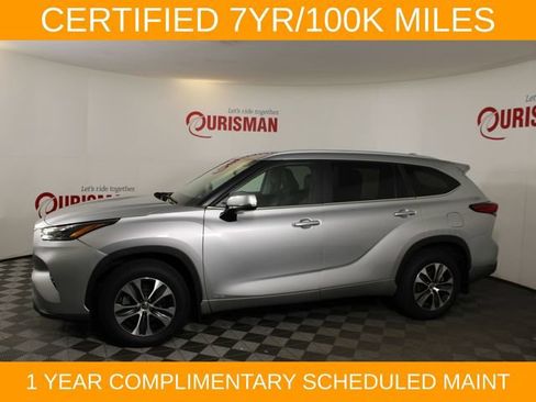 Used 2023 Toyota Highlander XLE AWD/4WD image 4