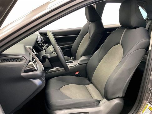 Used 2022 Toyota Camry LE w/ Convenience Package image 15