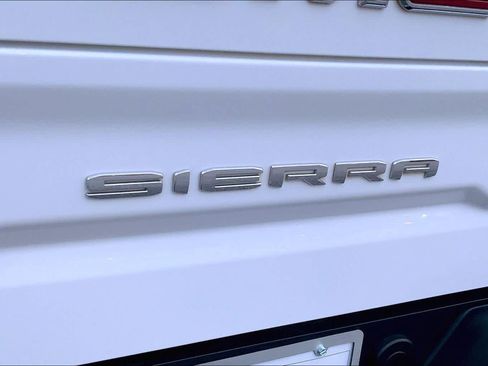 Used 2025 GMC Sierra 1500 AT4 w/ AT4 Premium Package AWD/4WD image 29