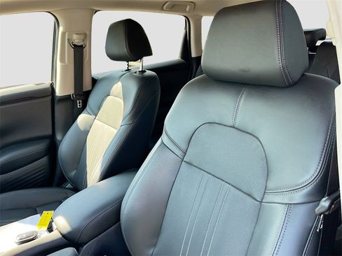 Used 2024 Honda HR-V EX-L image 18