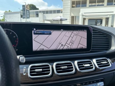 Used 2025 Mercedes-Benz GLS 450 4MATIC image 13