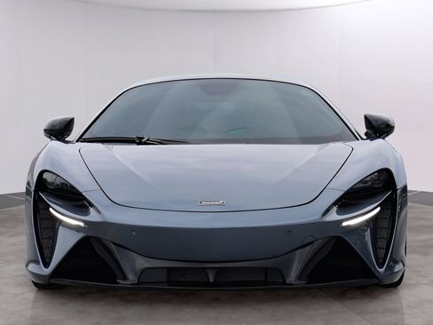 Used 2023 McLaren Artura RWD image 2