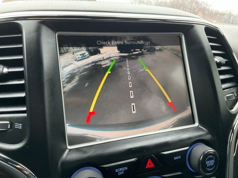 Used 2014 Jeep Grand Cherokee Overland w/ Advanced Technology Group image 26