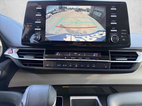 Used 2022 Toyota Sienna XLE w/ XLE Plus Package image 19