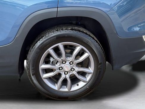 Used 2024 GMC Terrain SLT image 13