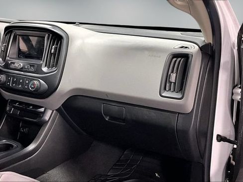 Used 2019 Chevrolet Colorado W/T w/ WT Convenience Package RWD image 26