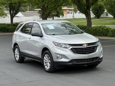 Used 2019 Chevrolet Equinox LS AWD/4WD image 2