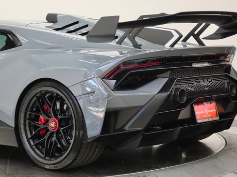 Used 2022 Lamborghini Huracan STO RWD image 41