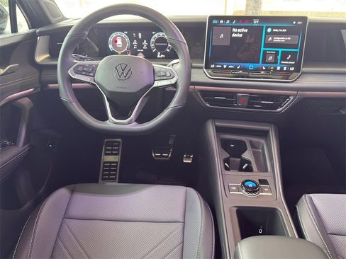 New 2026 Volkswagen Tiguan SE R-Line image 24