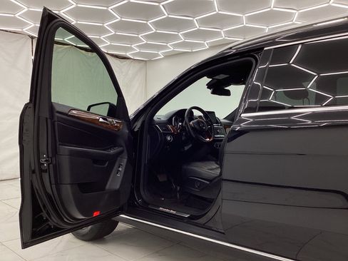 Used 2018 Mercedes-Benz GLS 450 4MATIC image 16