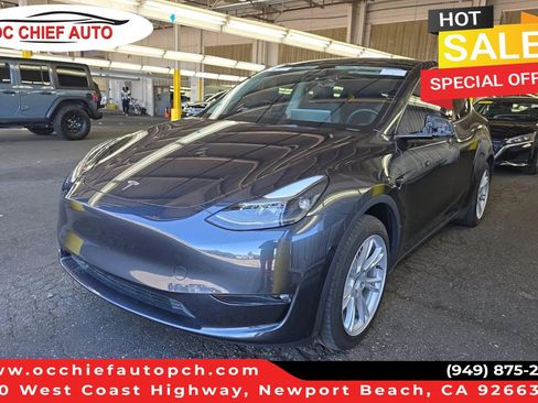 Used 2024 Tesla Model Y Long Range AWD/4WD image 1