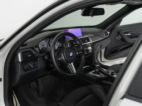 Used 2018 BMW M3 RWD image 3
