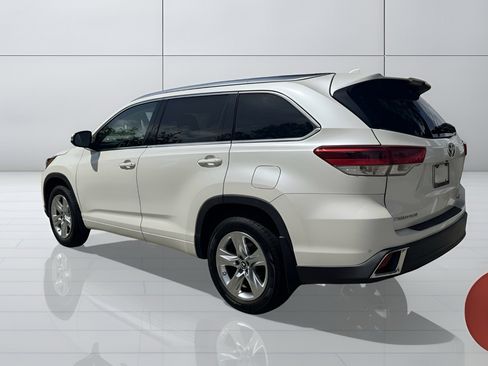 Used 2017 Toyota Highlander Limited image 2