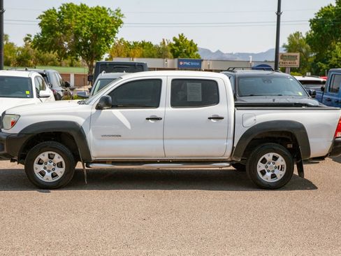 Used 2014 Toyota Tacoma PreRunner w/ Convenience Package RWD image 8