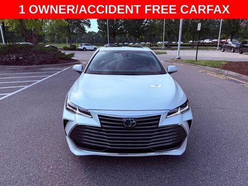 Used 2022 Toyota Avalon Limited w/ Advanced Safety Package FWD image 2