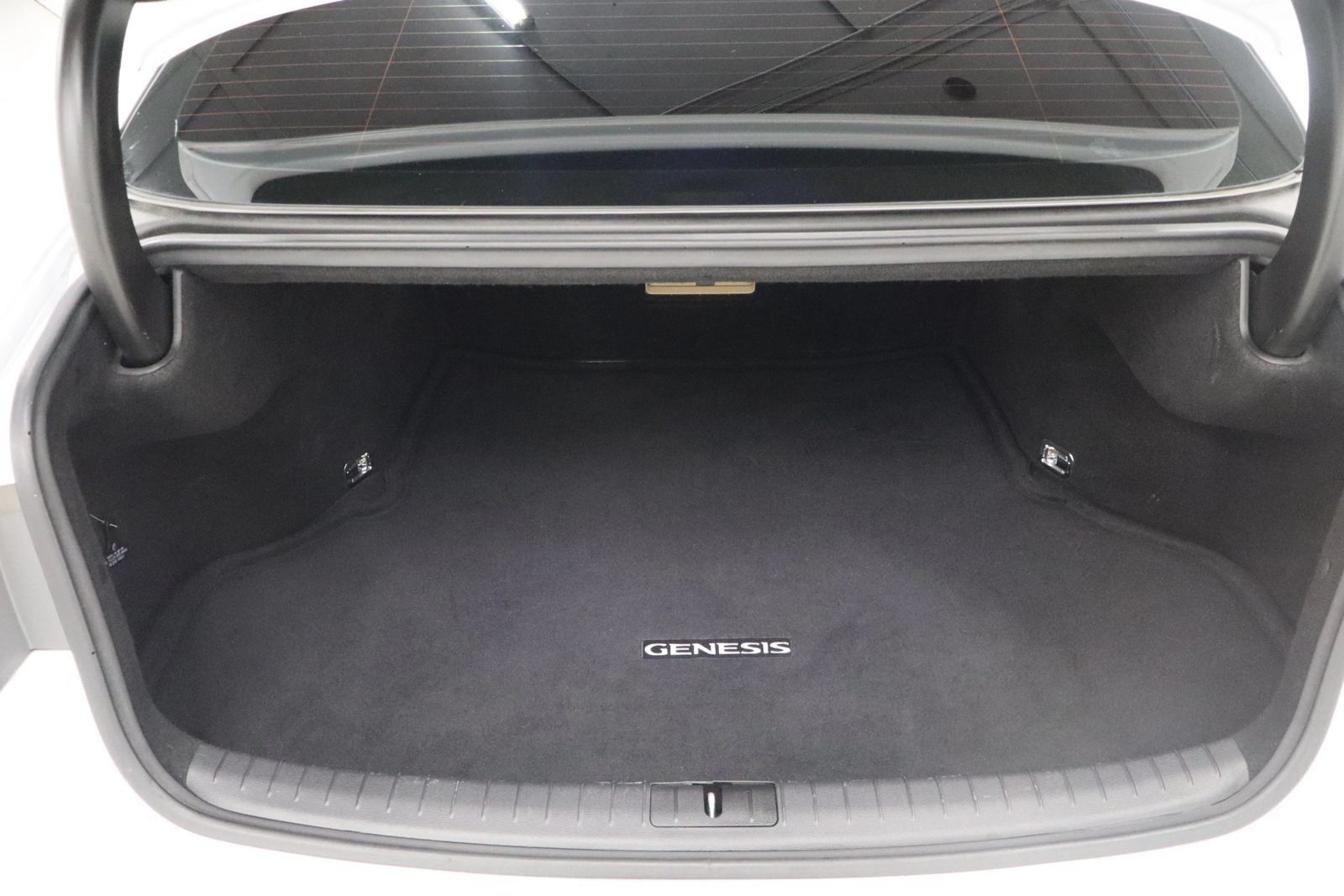 Used 2015 Hyundai Genesis 5.0 w/ Option Group 05 RWD image 7