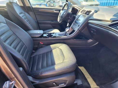 Used 2016 Ford Fusion SE w/ Equipment Group 202A FWD image 29