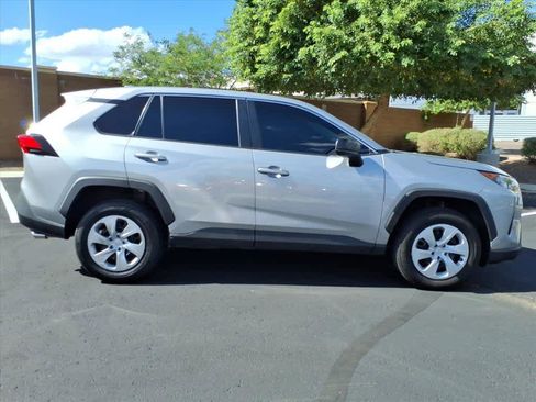 Used 2022 Toyota RAV4 LE image 8
