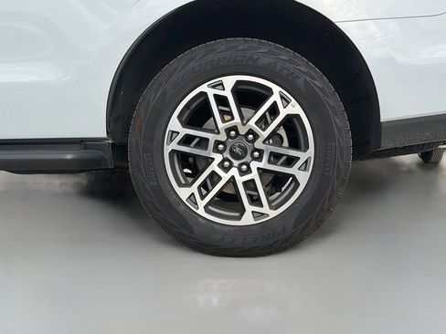 Used 2025 Ford Expedition Active AWD/4WD image 39