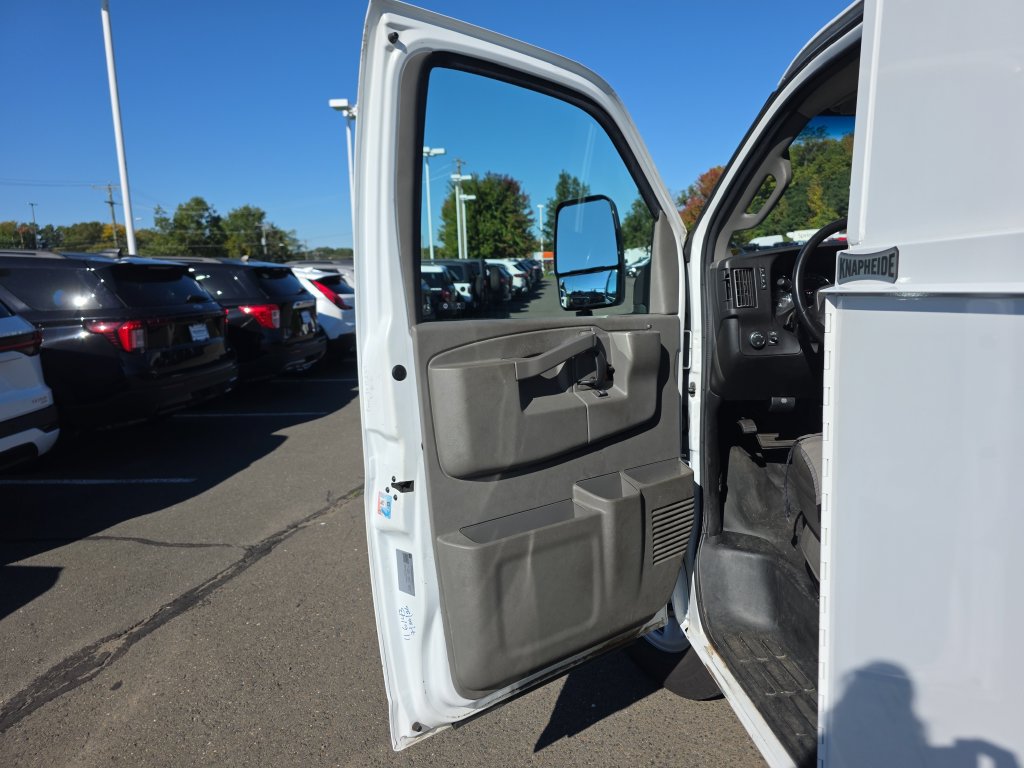 Used 2022 Chevrolet Express 3500 w/ Power Convenience Package RWD image 20