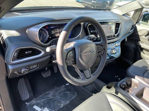 New 2026 Chrysler Pacifica Select w/ S Appearance Package FWD image 8