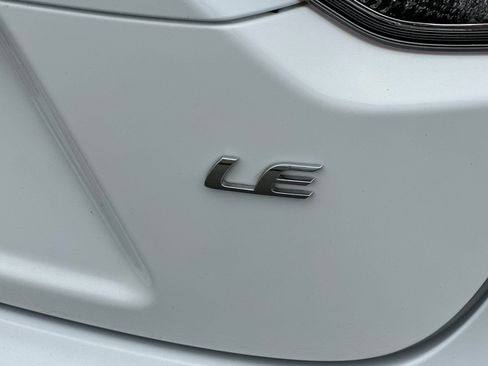 Used 2023 Toyota Corolla LE FWD image 21