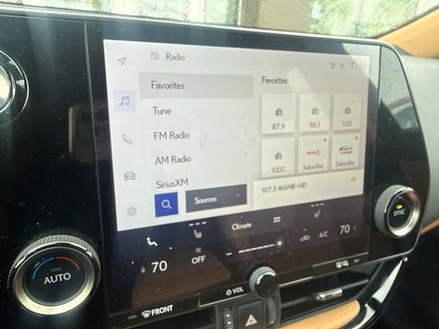 Used 2024 Lexus NX 250 FWD w/ Towing Package (2000 Lbs) image 17
