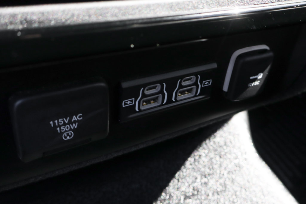 Used 2024 Jeep Wagoneer Series II w/ Flexible Seating Group RWD image 43