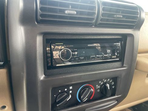 Used 2002 Jeep Wrangler Sahara AWD/4WD image 11