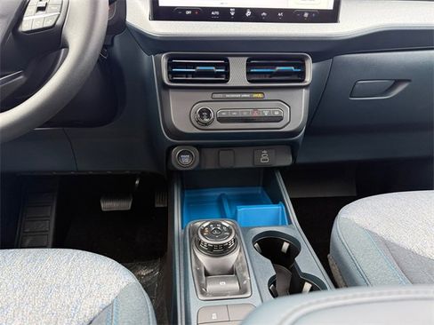 New 2025 Ford Maverick XLT image 11