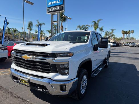 Used 2025 Chevrolet Silverado 2500 LT w/ Convenience Package image 4