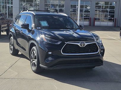 Used 2022 Toyota Highlander XLE