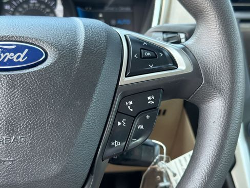 Used 2016 Ford Fusion SE FWD image 26