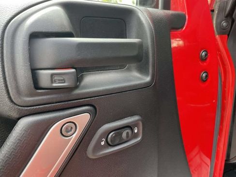 Used 2017 Jeep Wrangler Unlimited Rubicon AWD/4WD image 19
