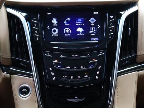 Used 2020 Cadillac Escalade Platinum image 17