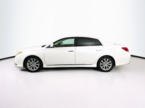 Used 2012 Toyota Avalon Limited image 4